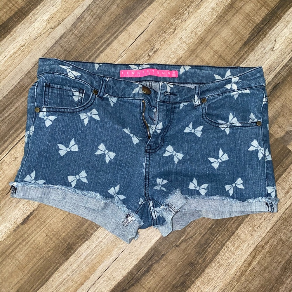 Jean shorts w/bows🏖